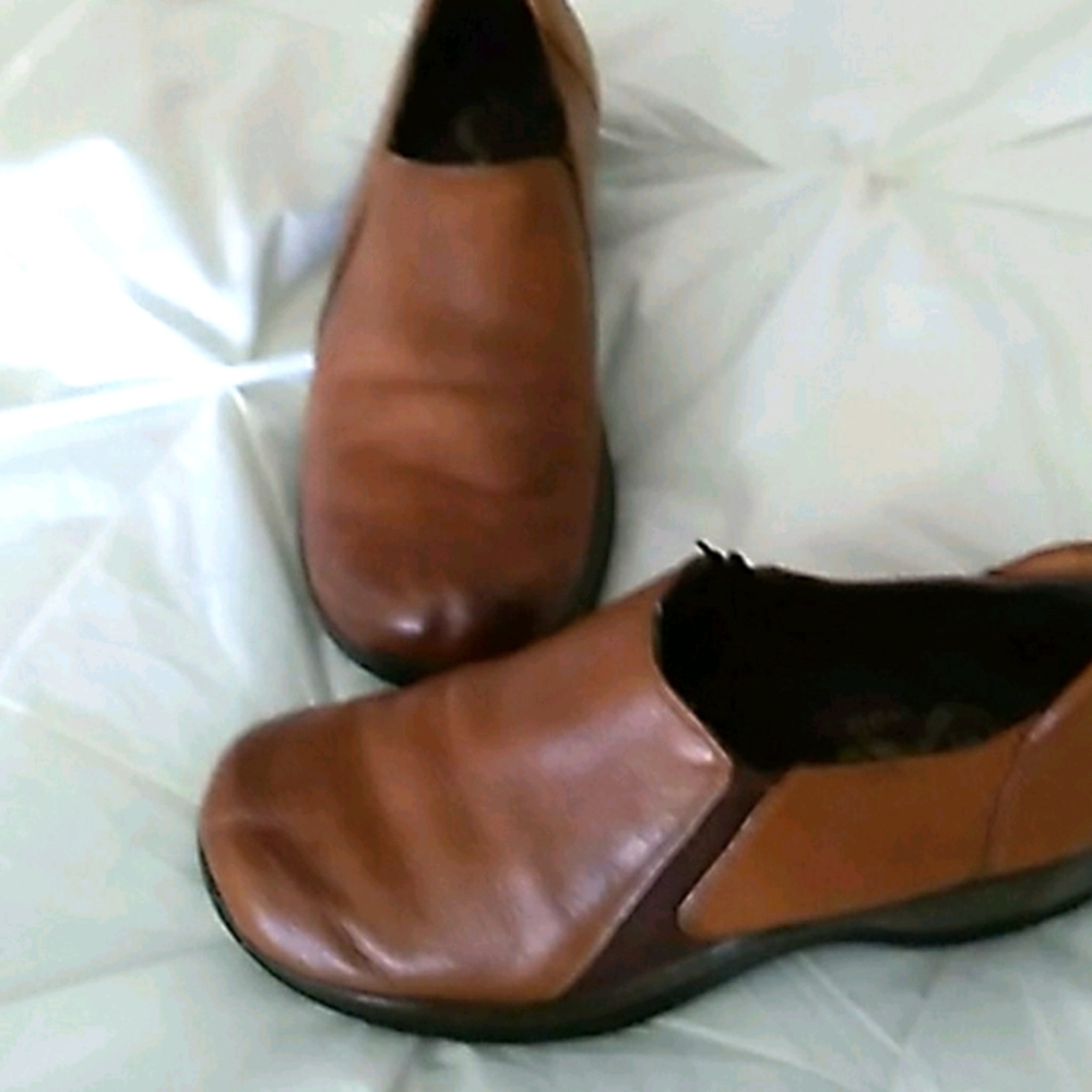 Leather shoes